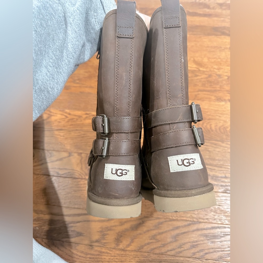 UGGs- Never worn (Size 4)